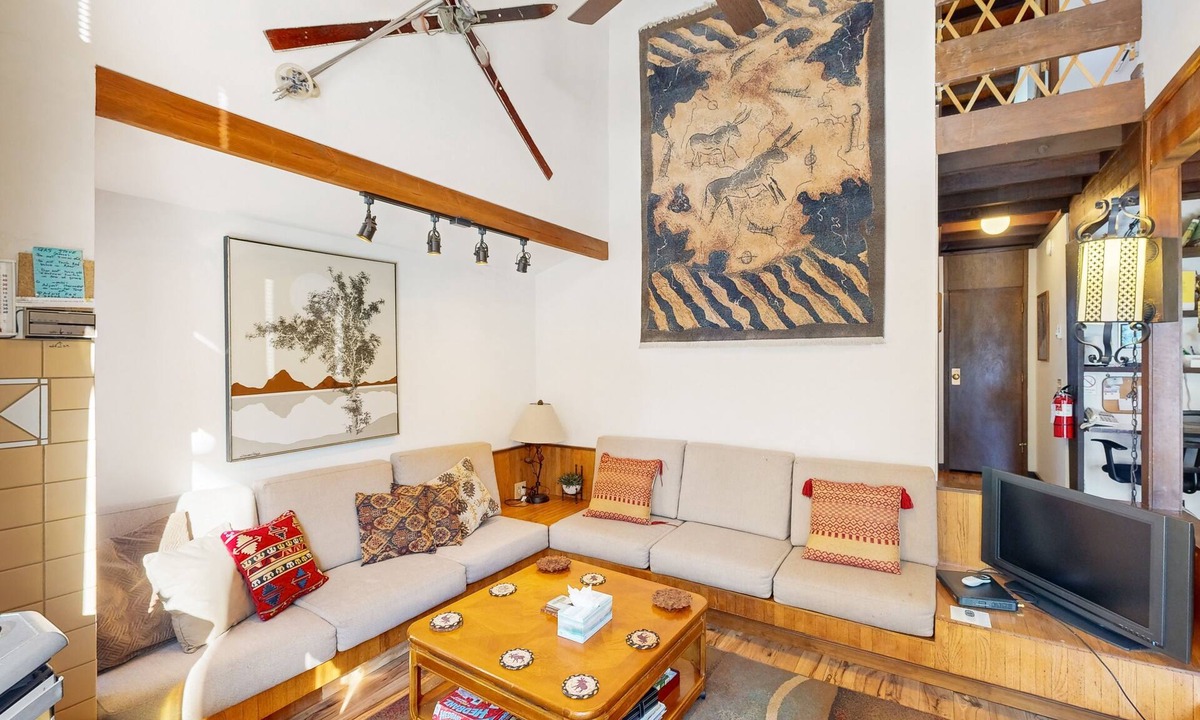 Olympic Valley Condo | Bright Olympic Valley condo with free WiFi, fireplace, and deck