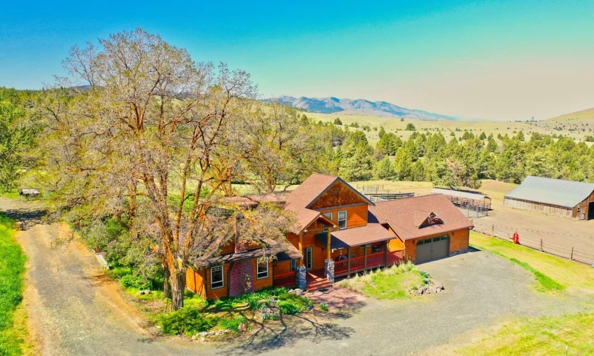 Fox Cabin | Bring your Horse- OR your Motorbike