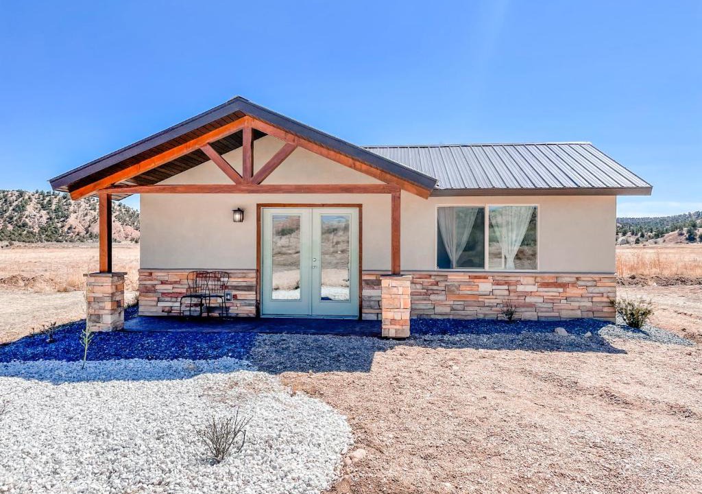 Kane County Cabin | Bryce Park Place, Holm Utah USA