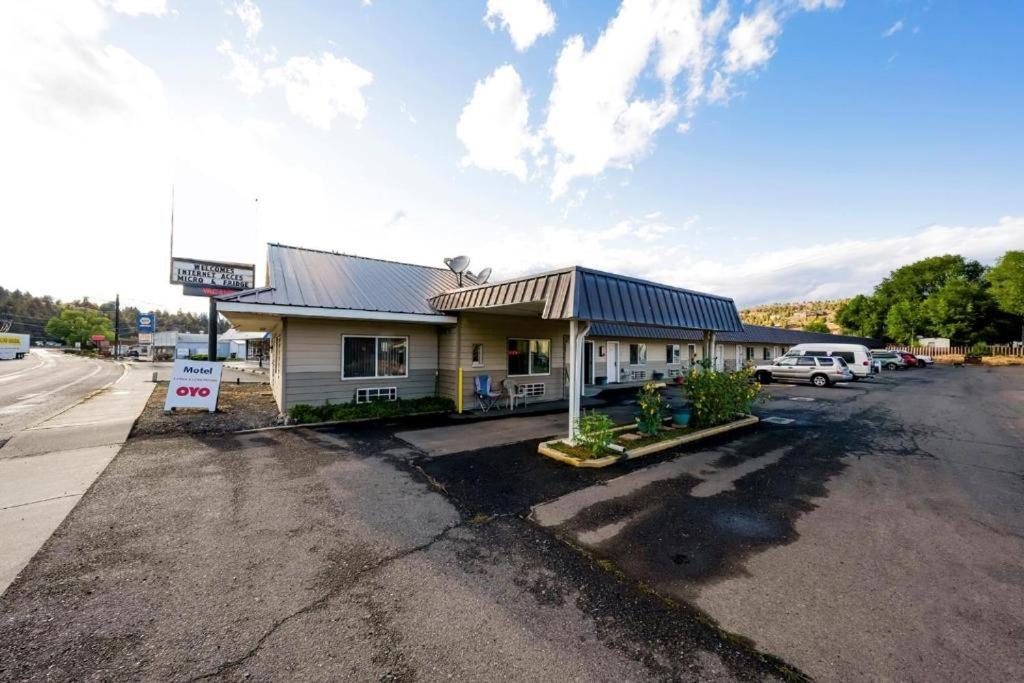 John Day Hotel | Budget 8 Motel