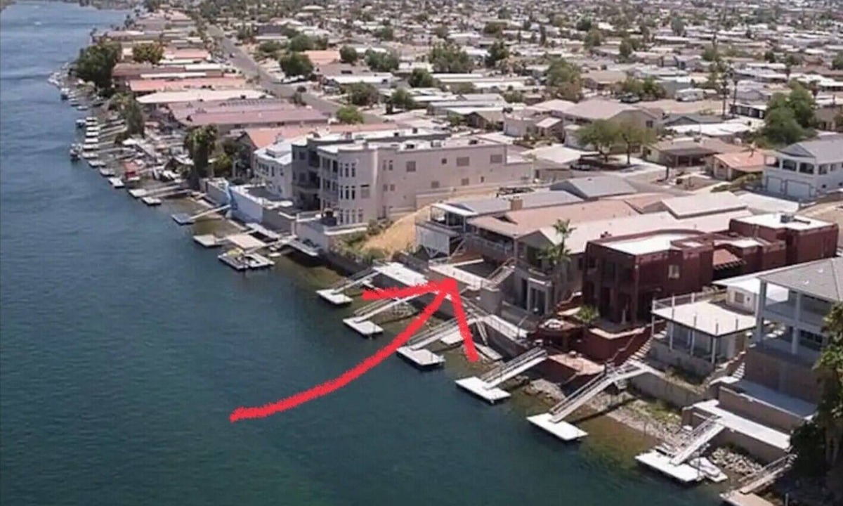Holiday Shores House | Bullhead City, Waterfront Snowbird Special. Recently renovated.