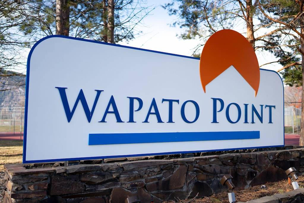 Wapato Point Apartment | C3 Waterfront Condo with Mountain Views