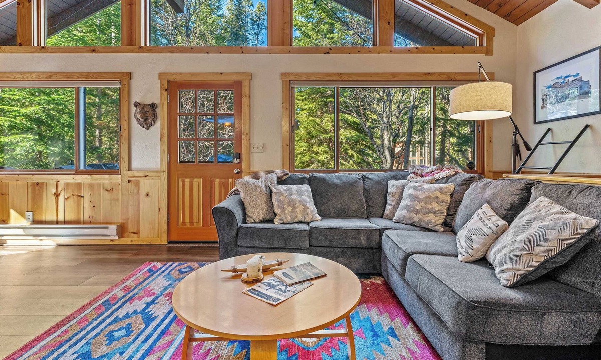 Donner Lake Woods Cabin | Cabin Near Lake Walk To Beach