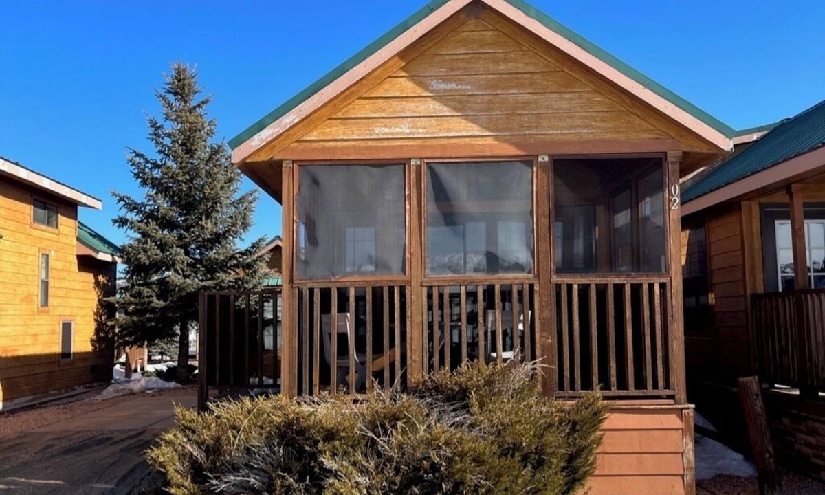 Mammoth Creek Cabin | Cabins by Panguitch Lake: Where Rustic Charm Meets Amazing Fishing!