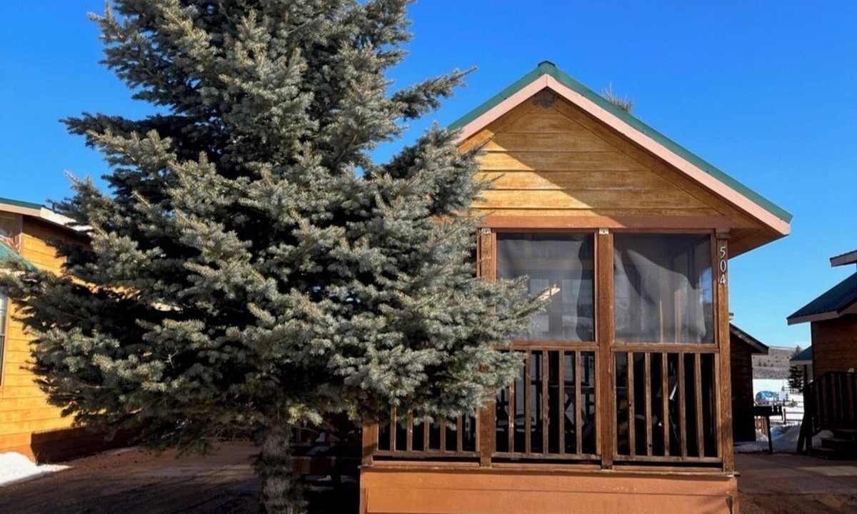 Mammoth Creek Cabin | Cabins by Panguitch Lake: Where Rustic Charm Meets Amazing Fishing!