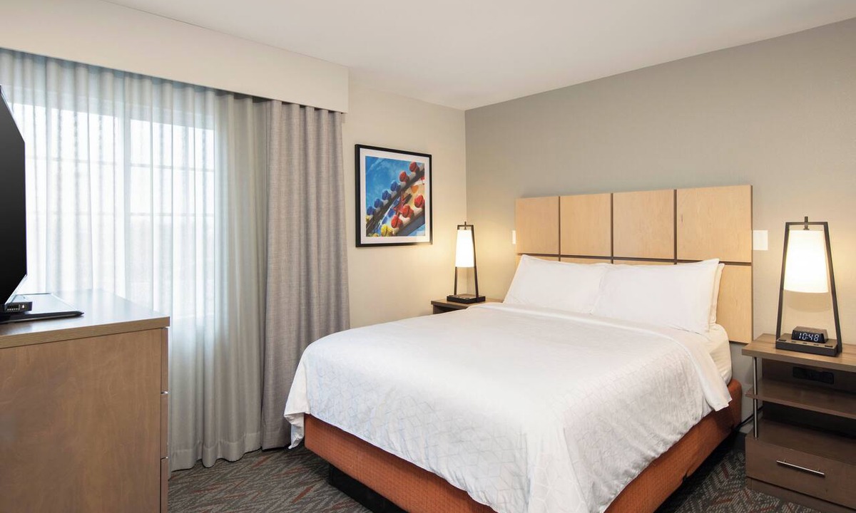 Anaheim Resort Hotel | California Getaway! With Full Kitchen, Pet-friendly and Pool!