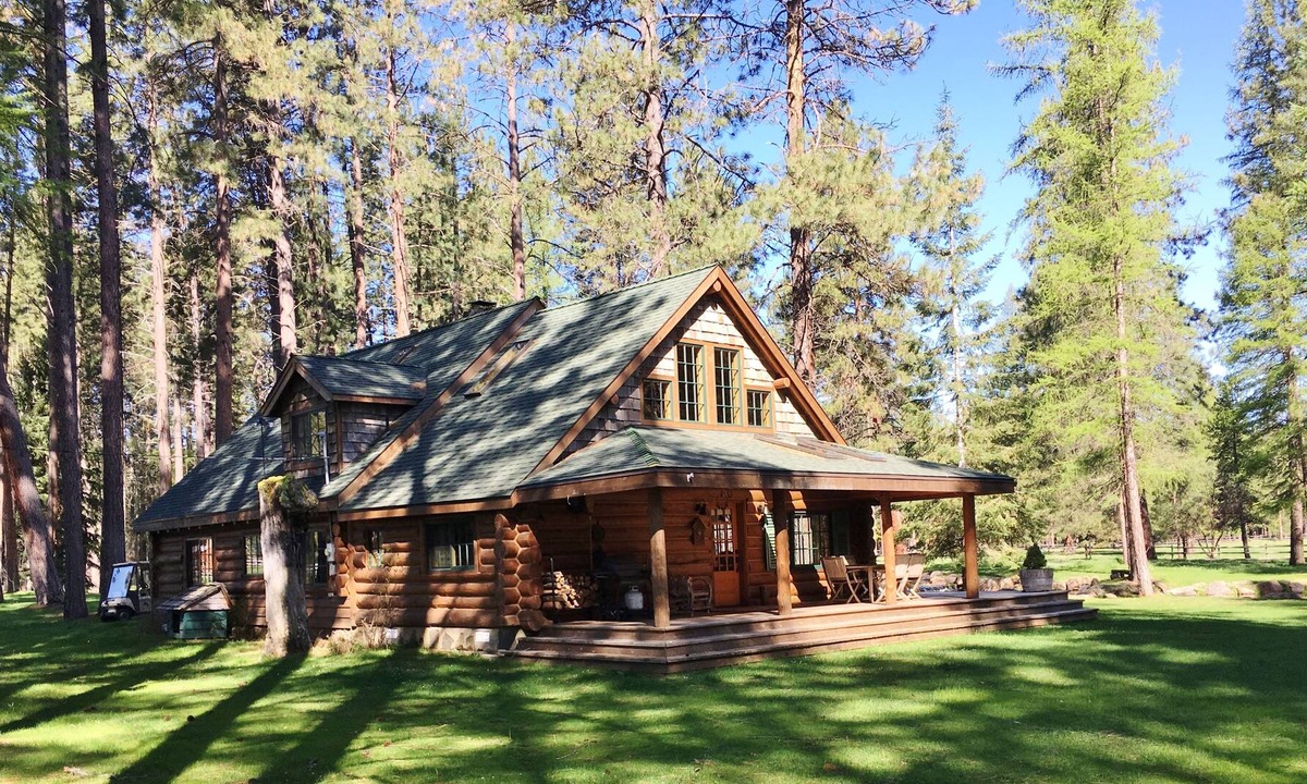 Camp Sherman House | Camp Sherman log house on private 32 acre creekside estate
