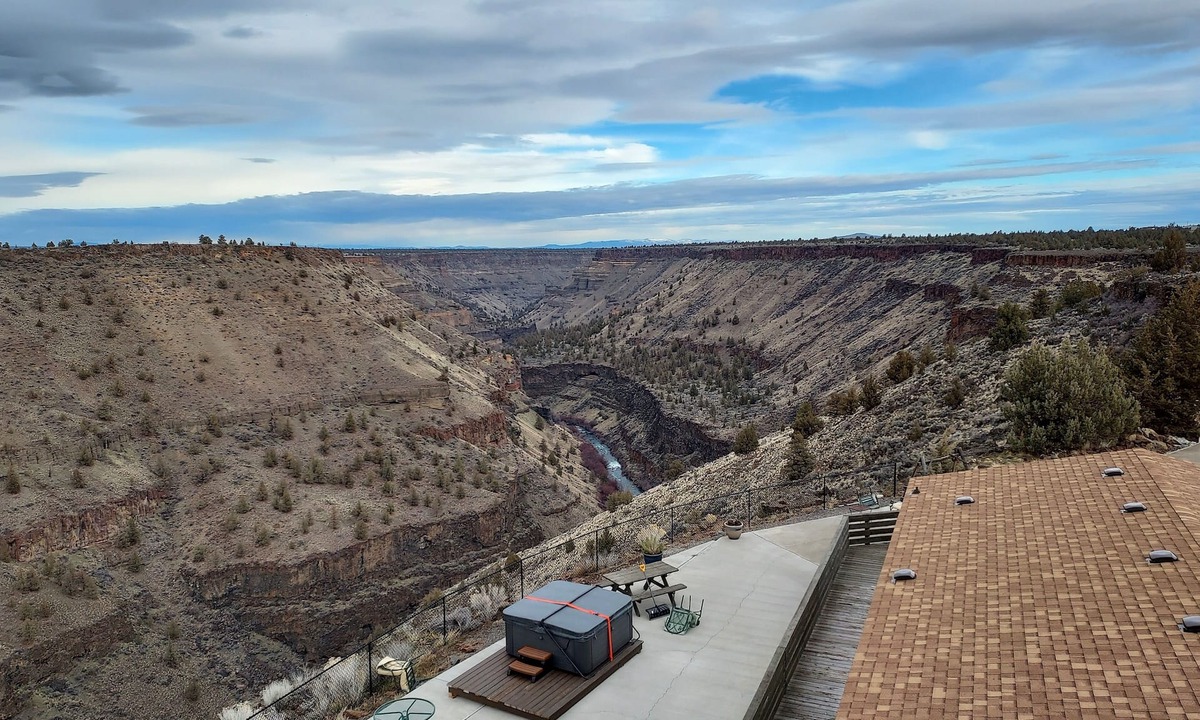 Crooked River Ranch House | Canyon House - 200 Milles of Sunset!