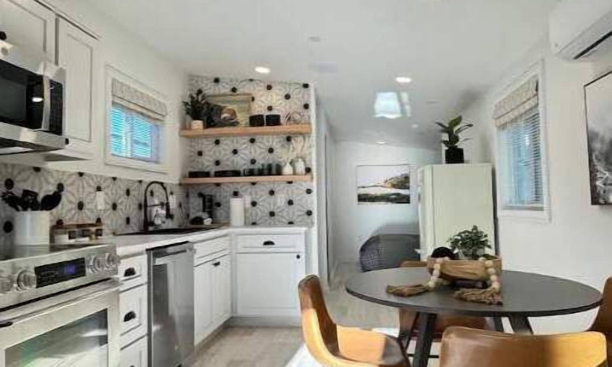 Encinitas House | "Canyon View" Casita with tennis/trails/terrace/FULL kitchen