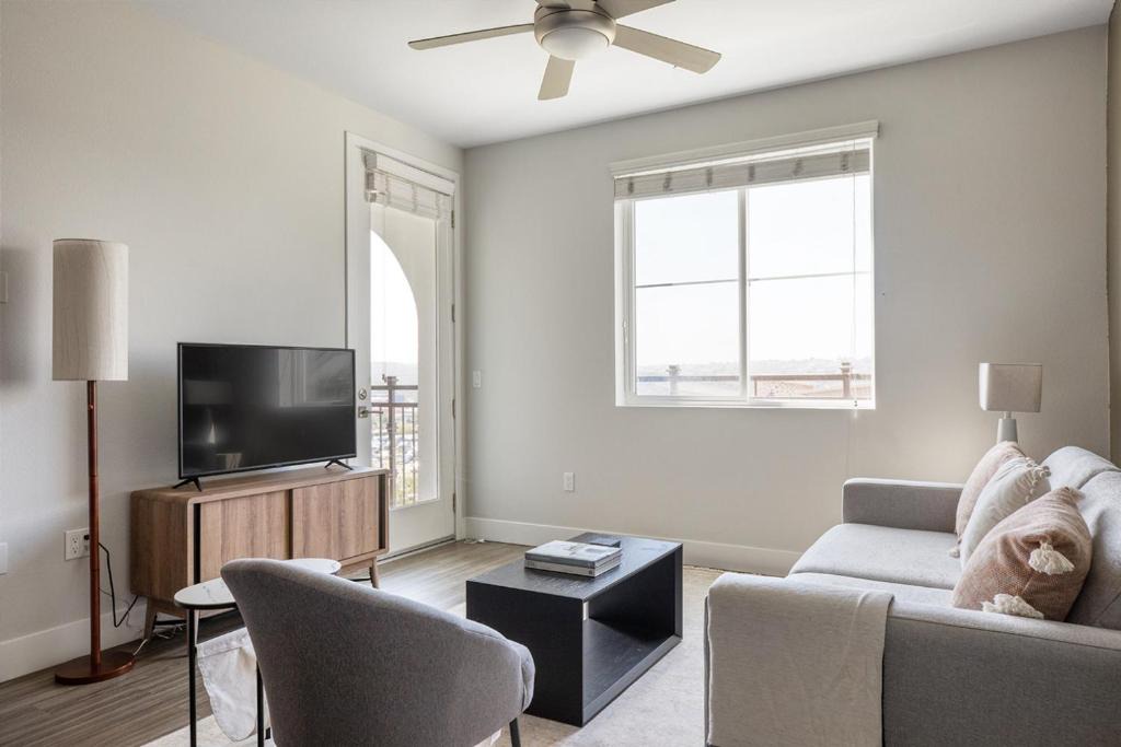 Pacific Highlands Ranch Apartment | Carmel Valley 2br w gym bbq wd nr dining SAN-28