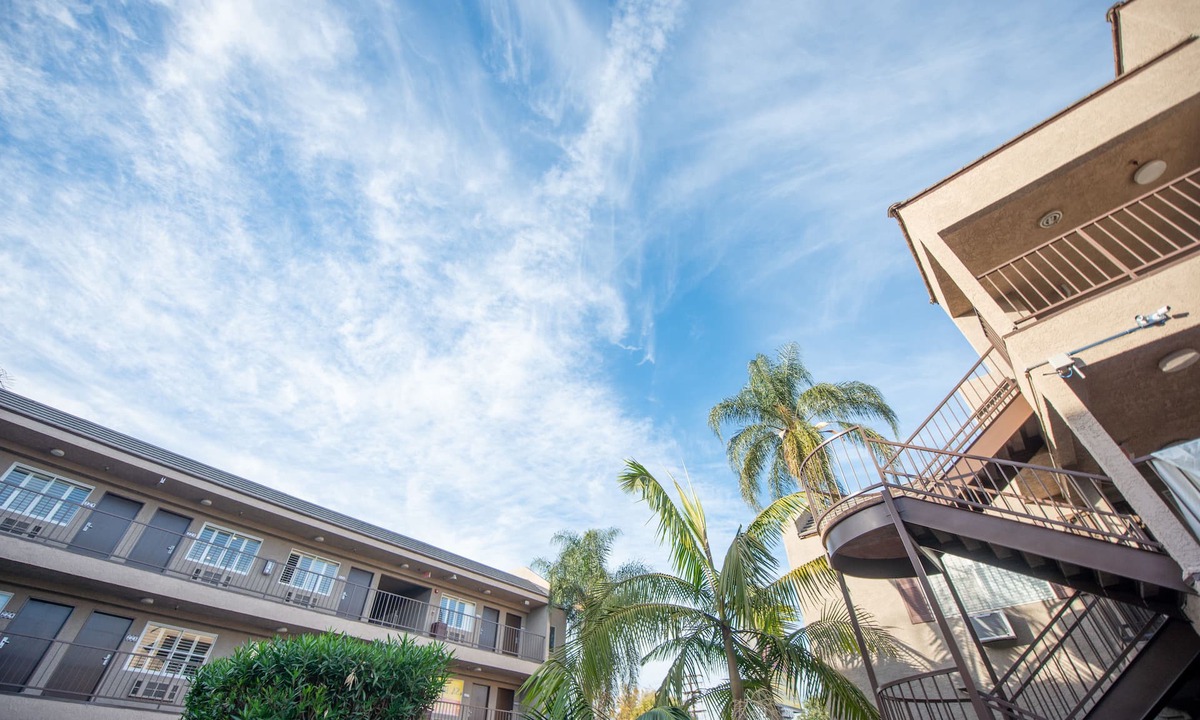 Walnut Park Hotel | Casa Bella Inn - Huntington Park
