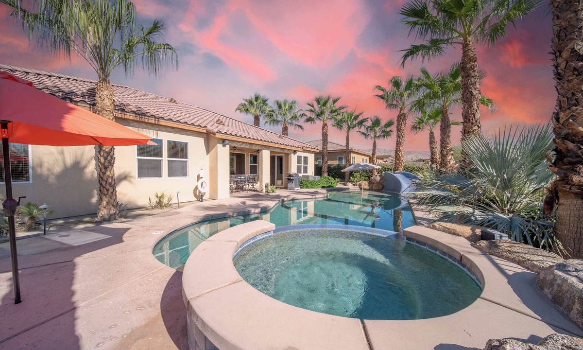 Paradiso House | Casa de Nina Luxury Home, Pool Spa, BBQ Gameroom