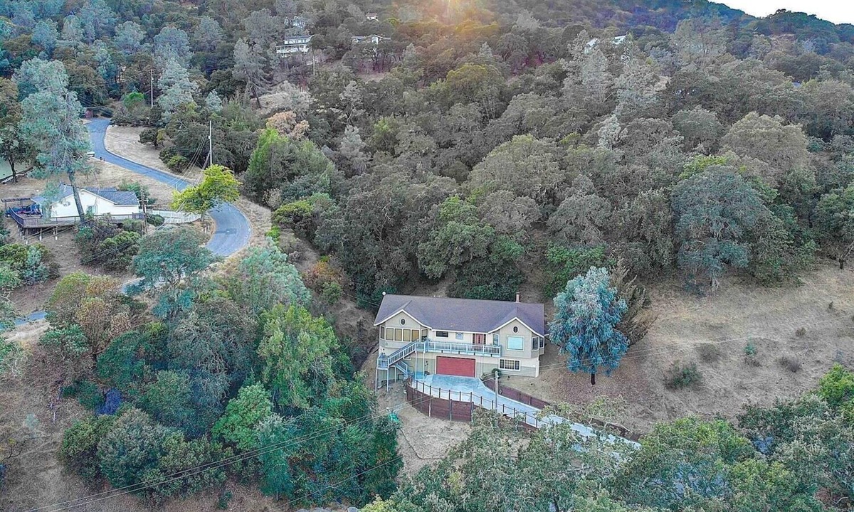 Napa House | “CASA PRIVADA” A Grand Napa Wine Country Retreat