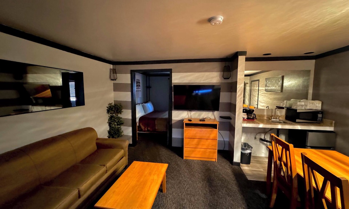 Larkspur Hotel | Cascade Lodge Boutique