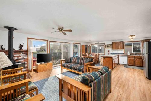 Seaside House | Castaway Cottage.