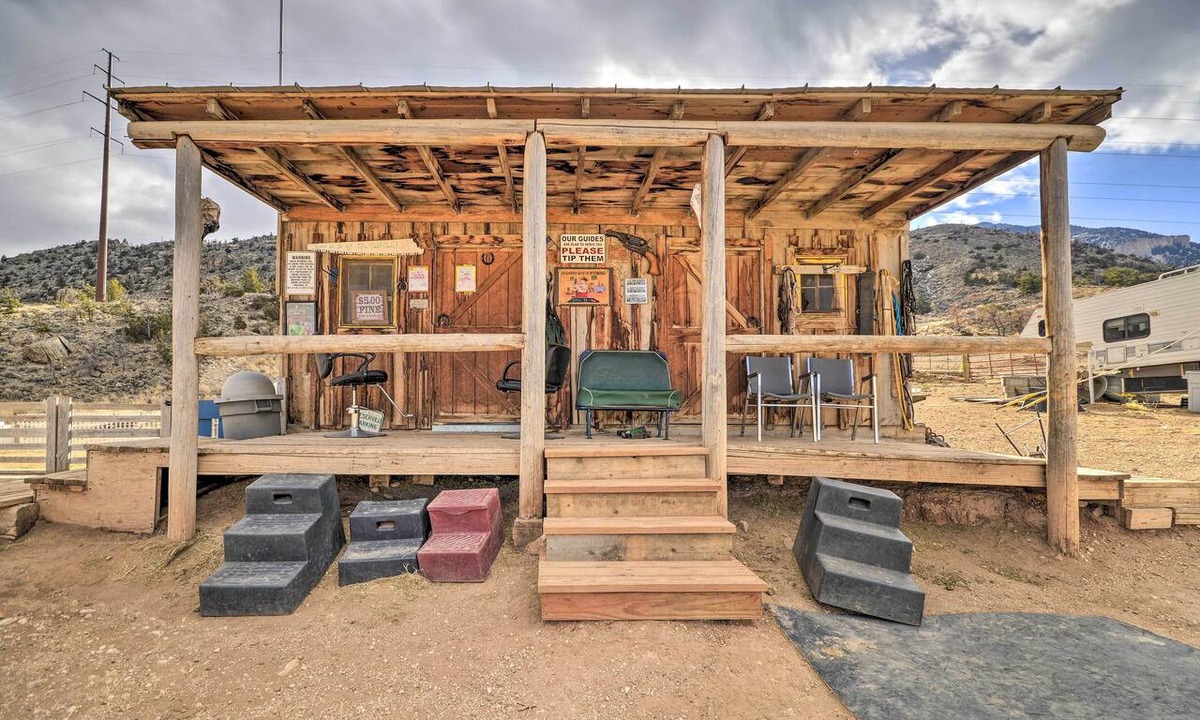 Cody Apartment | 'cedar Mountain Hideout' By Cody Night Rodeo!