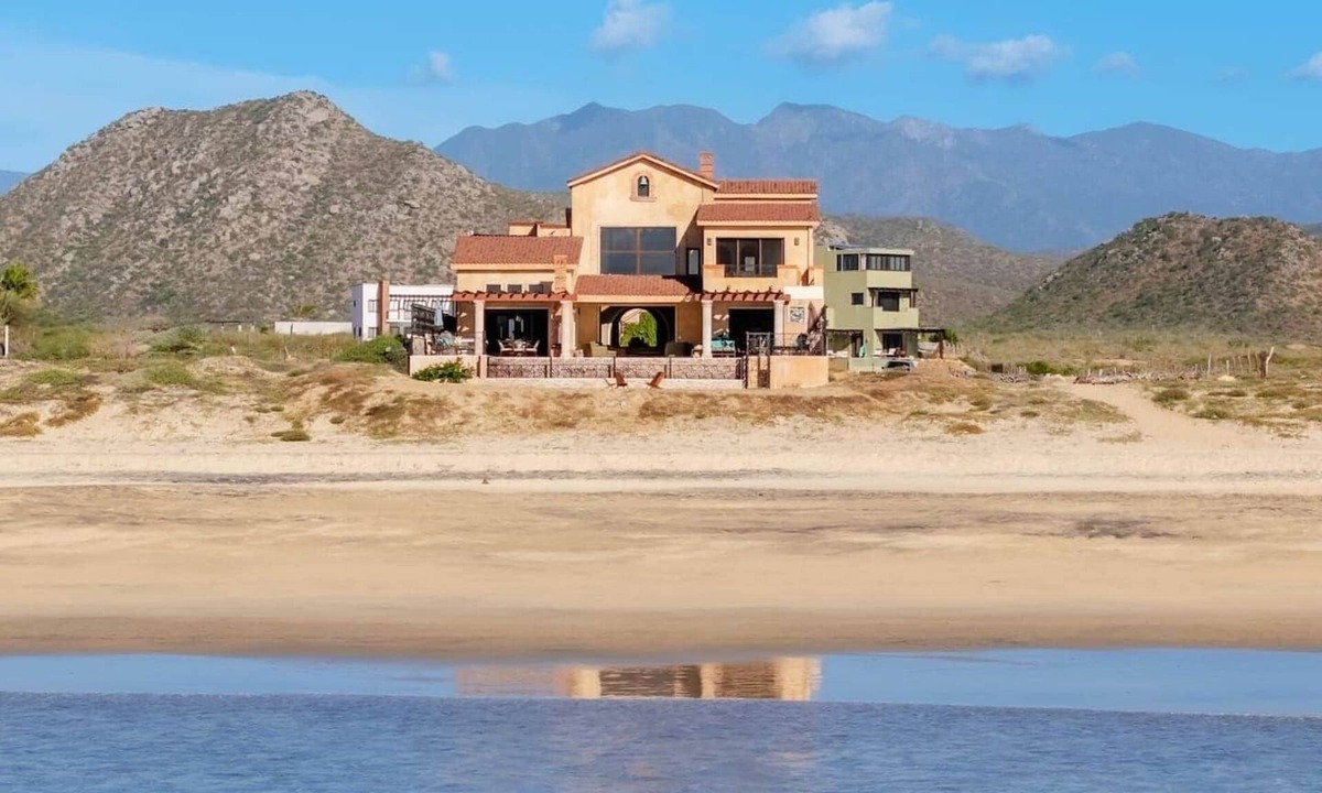 Cerritos House | Château Cerritos | Luxe Oceanfront Home