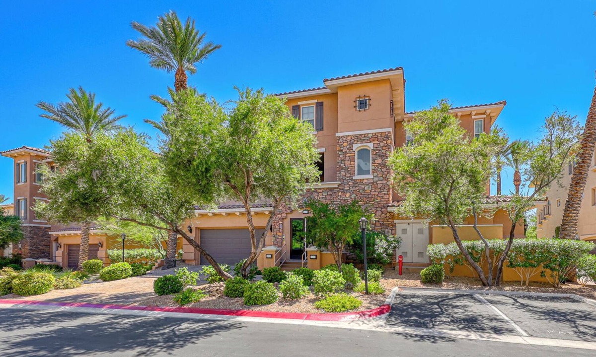 Lake Las Vegas Condo | Charming 2-bedroom condo in terrific Henderson with AC