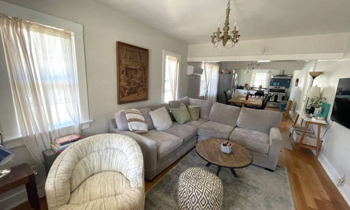 Alamitos Beach House | Charming 2BR Long Beach California Bungalow