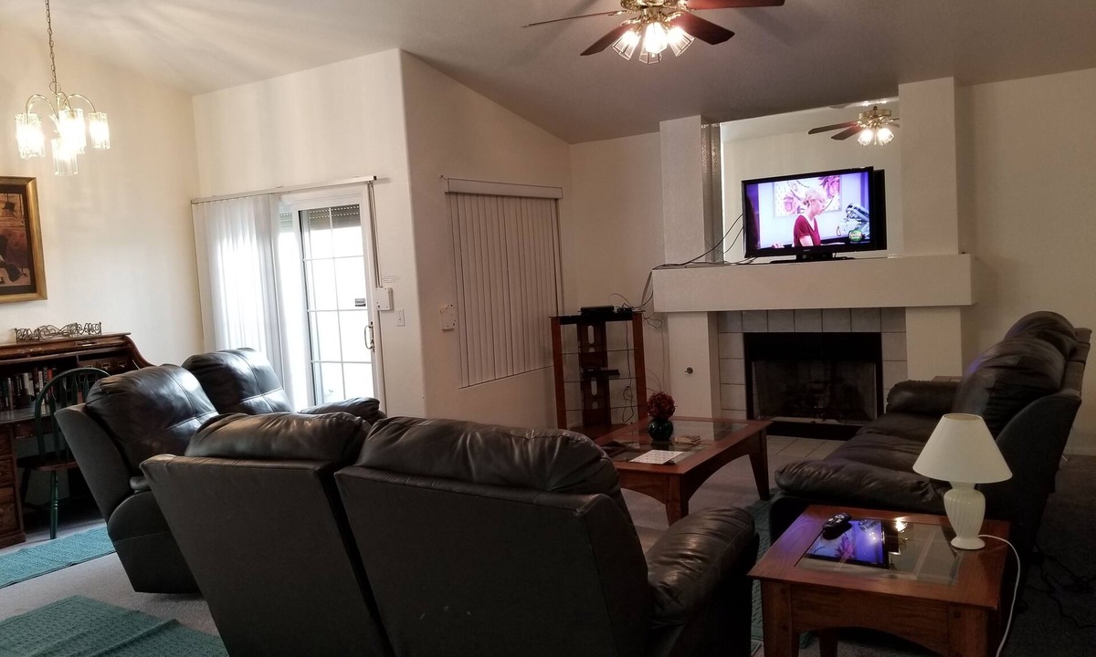 Summerlin House | Charming, Clean, Affordable 1-Story, Near Strip, Golf, Parks, 2+months 110