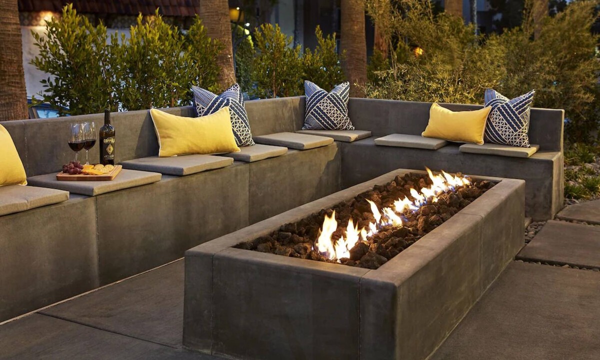 Beach Barber Tract Hotel | Charming Coastal Suite in Prime La Jolla Location | Free Parking