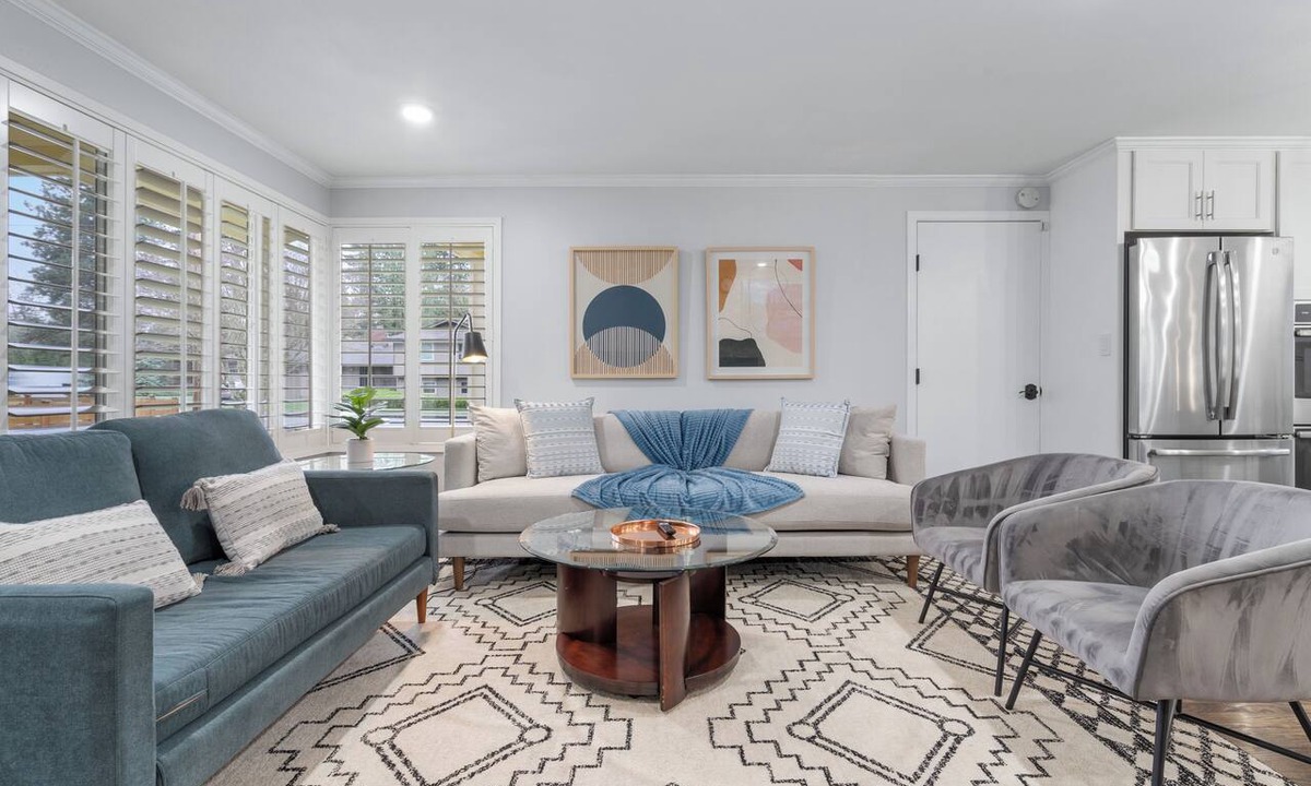 Crossroads House | Charming Home in Bellevue – Near Downtown!