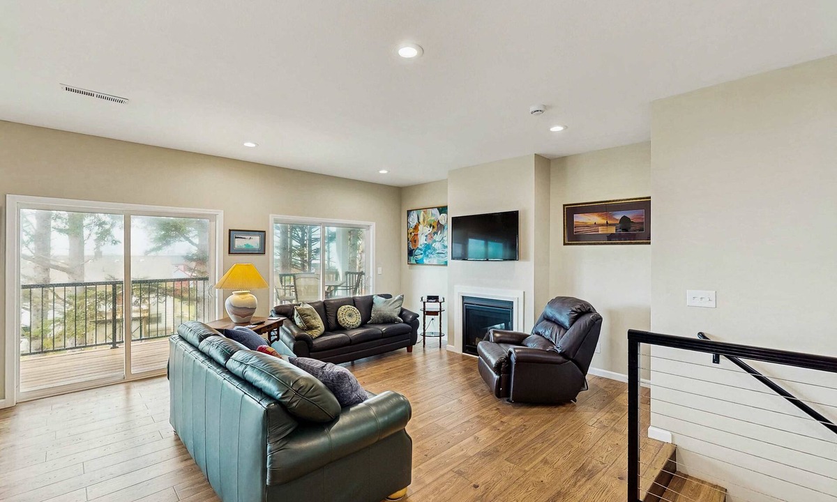 Tolovana Park House | Charming home with ocean views, patio, BBQ grill, WiFi, W&D, walk to beach