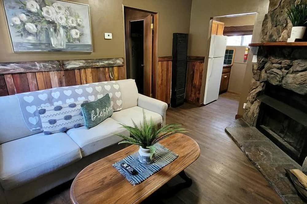 Big Bear Lake Cottage | Charming, Pet Friendly Cottage with Private Sun Deck and Shared Outdoor Pool near Magic Mountain, Big Bear