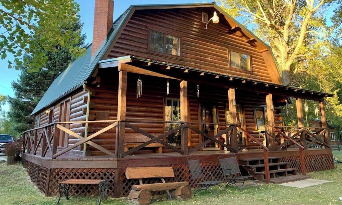 South Fork Cabin | Charming riverfront cabin with mountain view, firepit, washer/dryer & grill