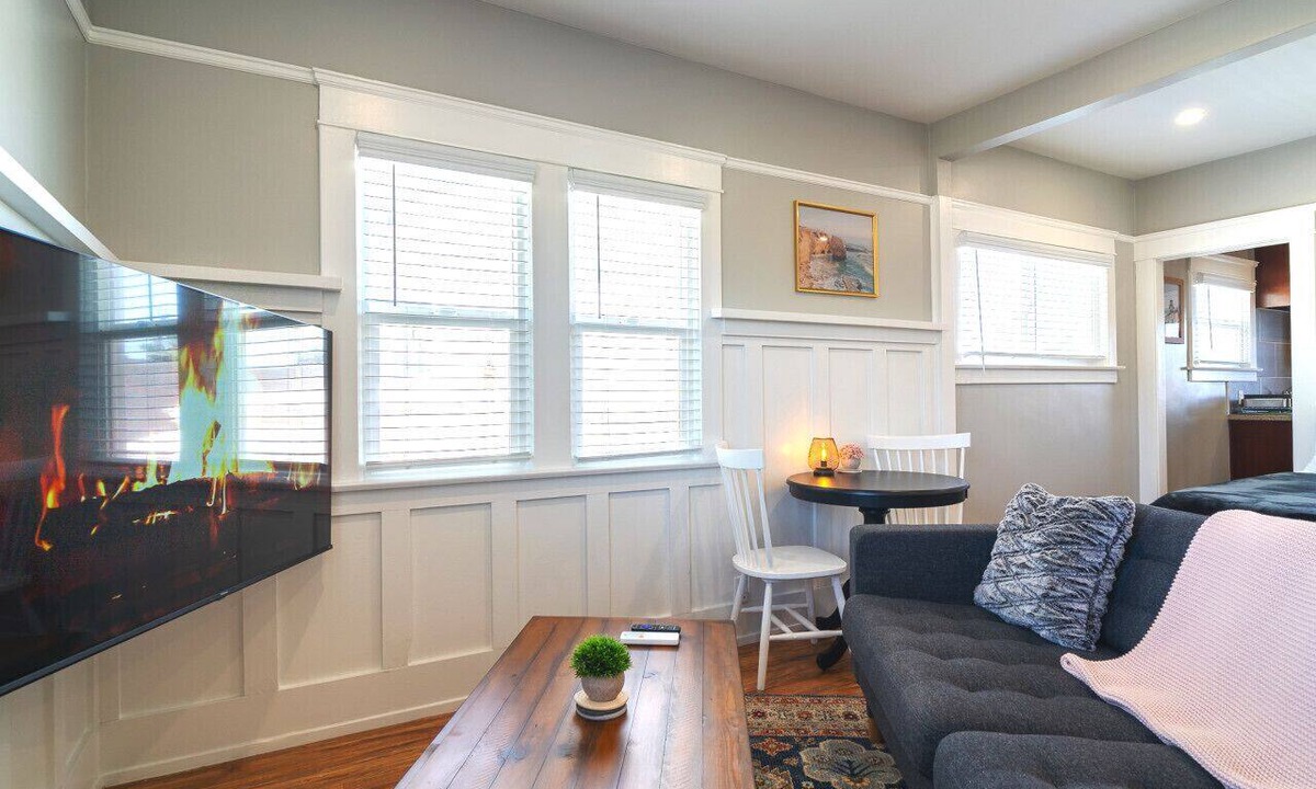 South Park Apartment | Charming Studio Balboa Park W/D