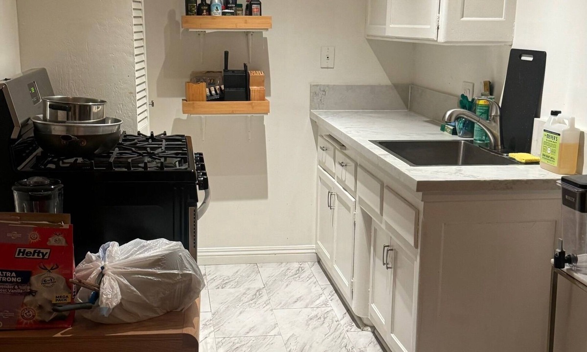 Westwood Apartment | Chic 1-bedroom apartment in fabulous Century City with WiFi, AC