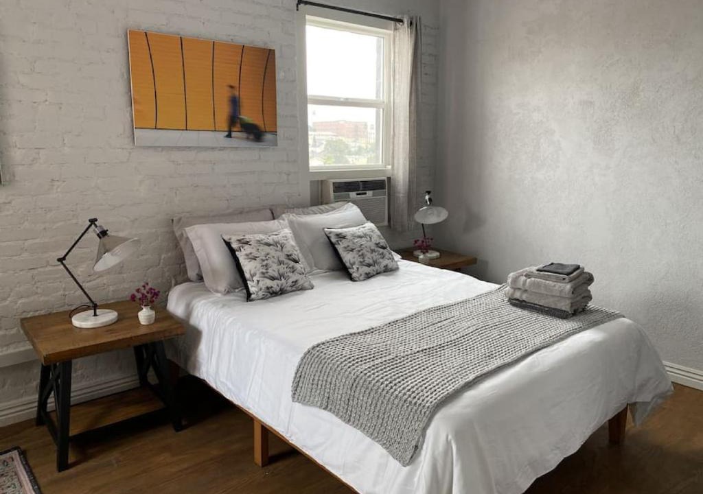 Rampart Village Apartment | Chic Queen Bed Studio LA Downtown
