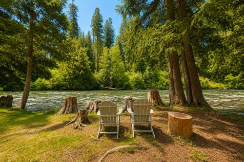 Ardenvoir House | Chiwawa River Chalet by NW Comfy Cabins