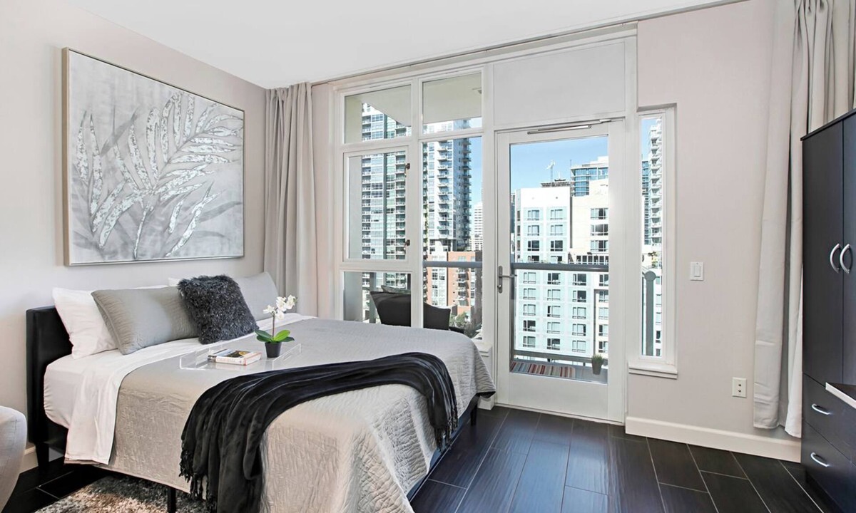 East Village Condo | City Suite High-rise Views Parking Private Balcony