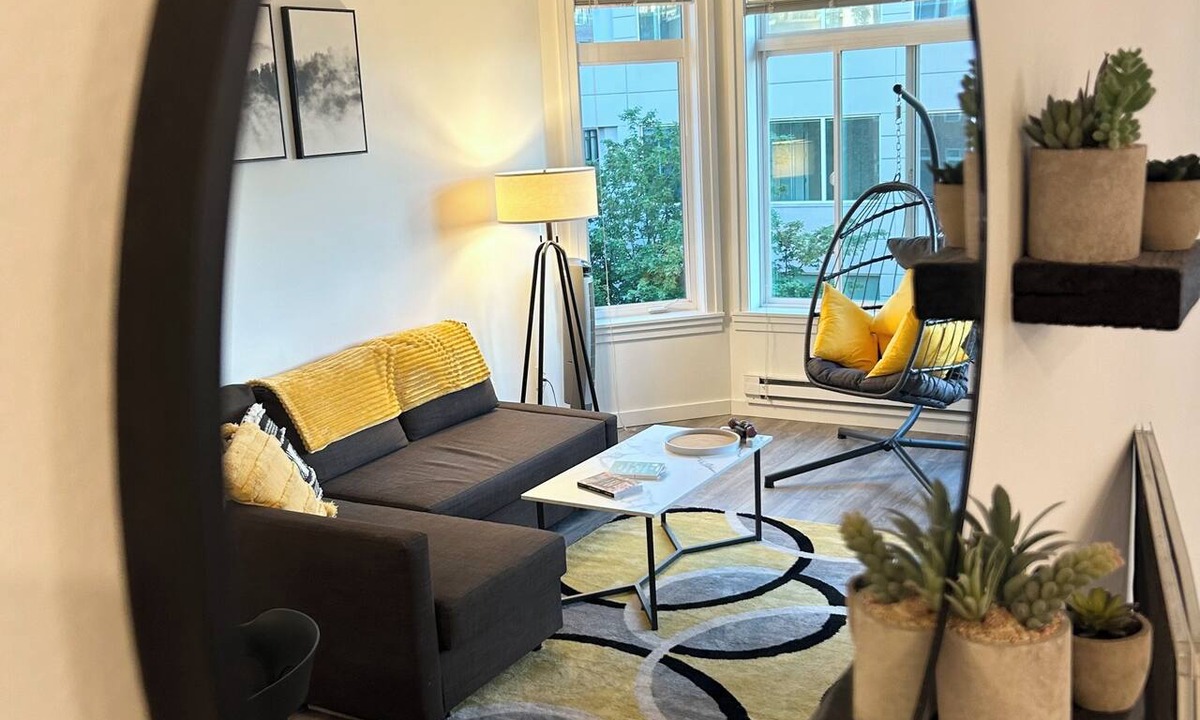 Belltown Condo | City+Water View Gem- Walk DT | Parking, Pool, Pets