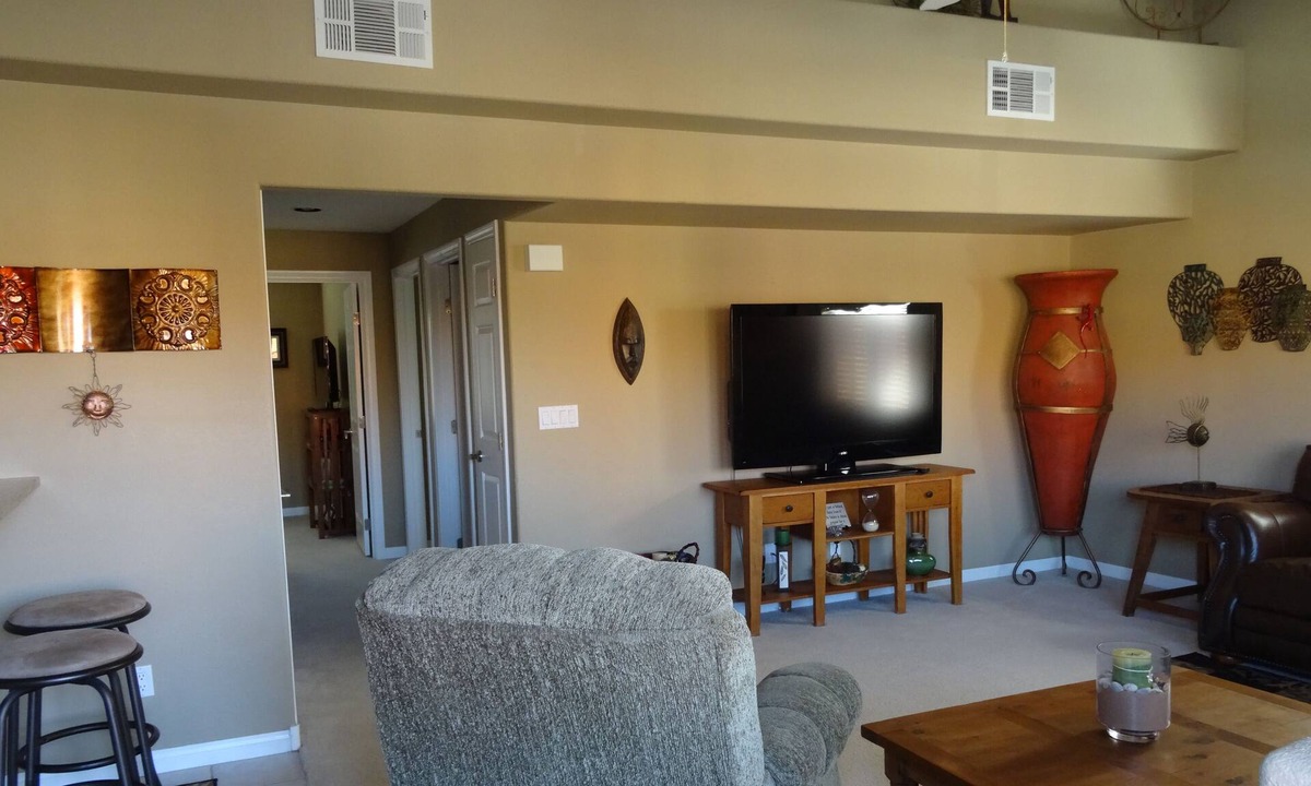Mesquite Condo | CLEAN & QUIET LUXURY CONDO FOR THOSE WANTING TO ESCAPE FROM WINTER, FREE WIFI