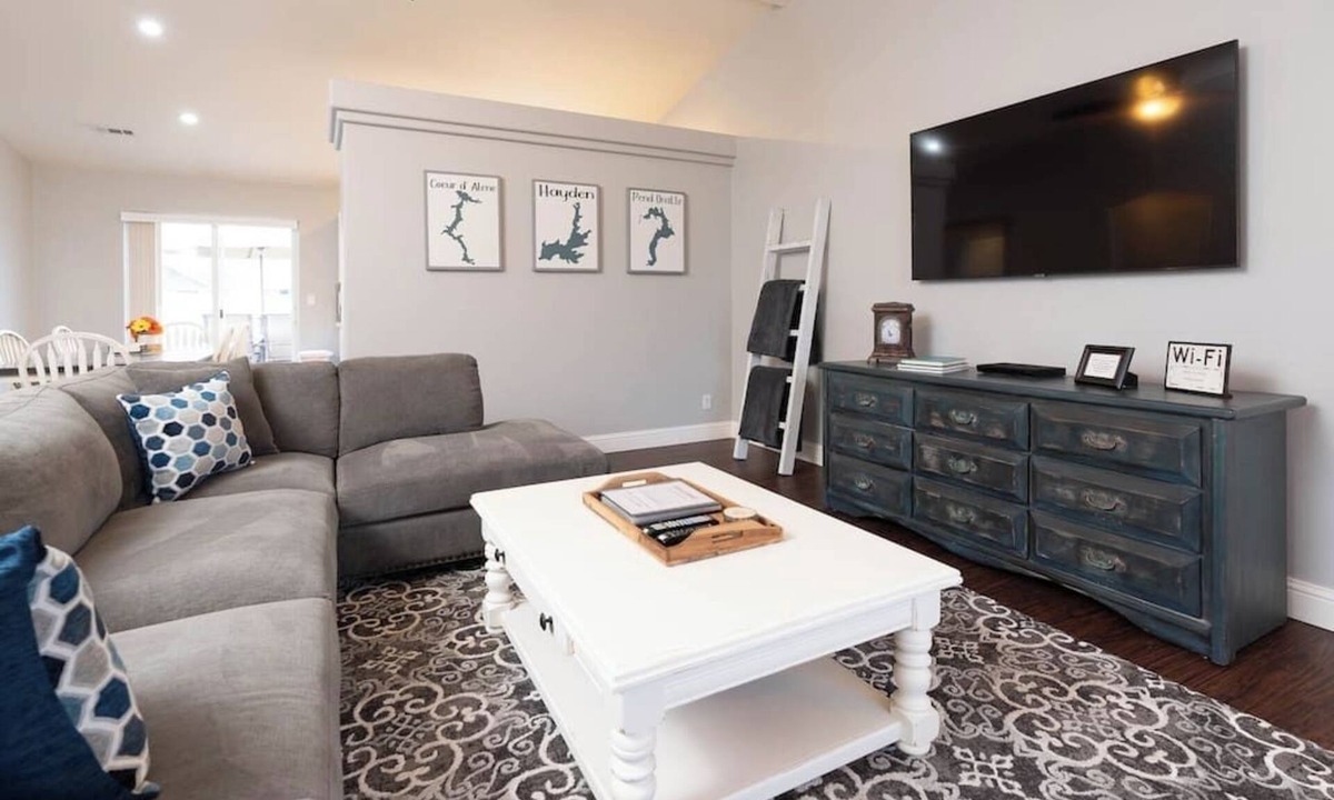Coeur d'Alene House | Cleanest remodeled home in Coeur d'Alene - Private Yard - Close to Silverwood