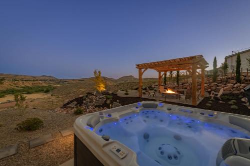 Toquerville House | Cliffside Modern Villa - Hot Tub Stunning Views