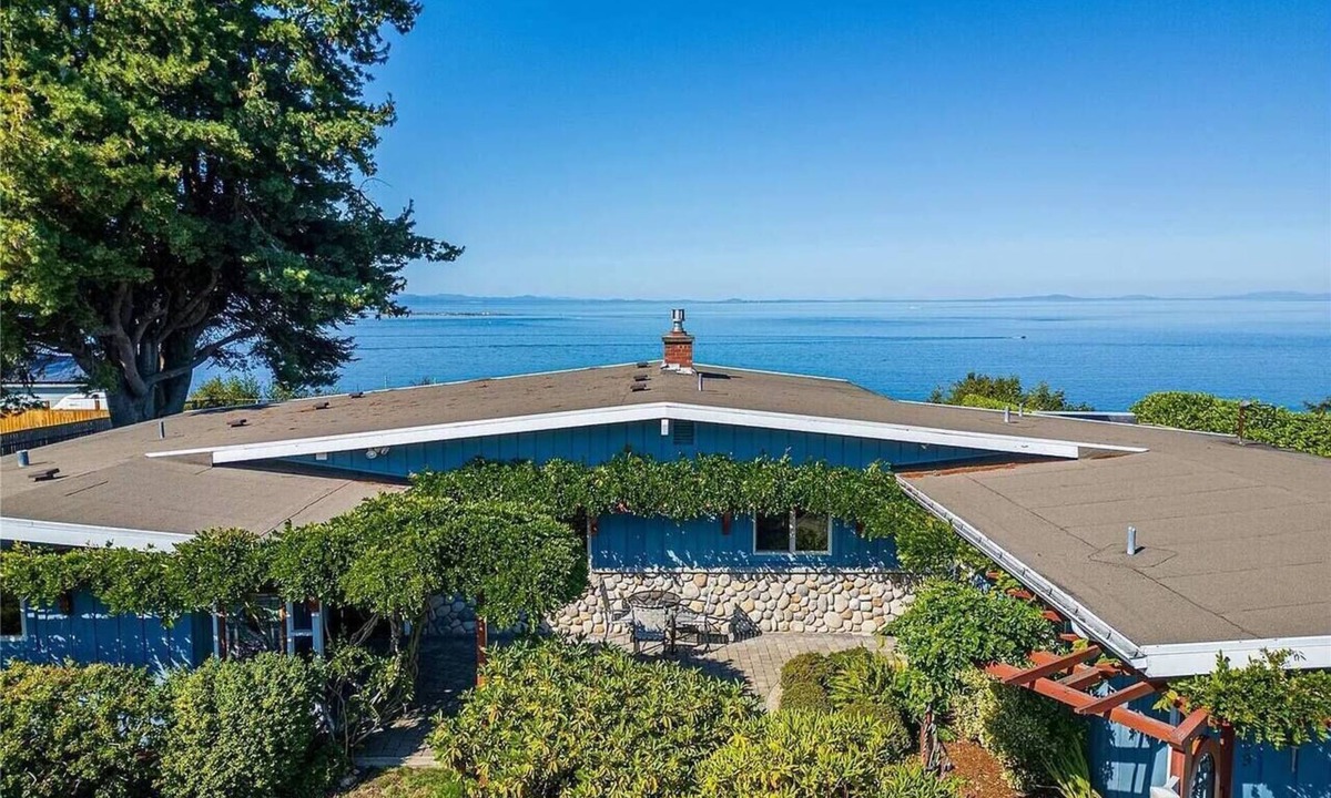 Port Angeles East House | Cliffside Rest, w/Oceanfront Views near Olympic National Park + Hot tub