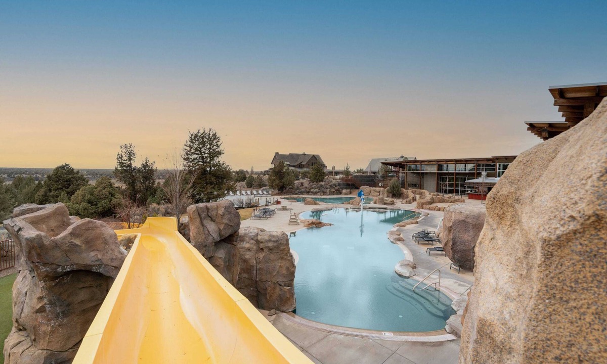 Powell Butte Condo | Clint by Avantstay Located Within The Brasada Ranch Community Golf Course, Pool & Hot Tub