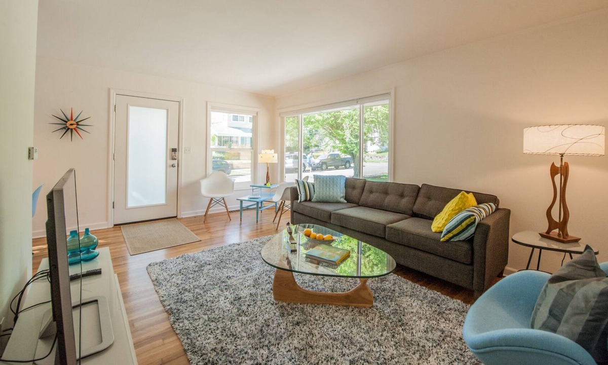 Irvington House | Close to downtown and the Pearl.