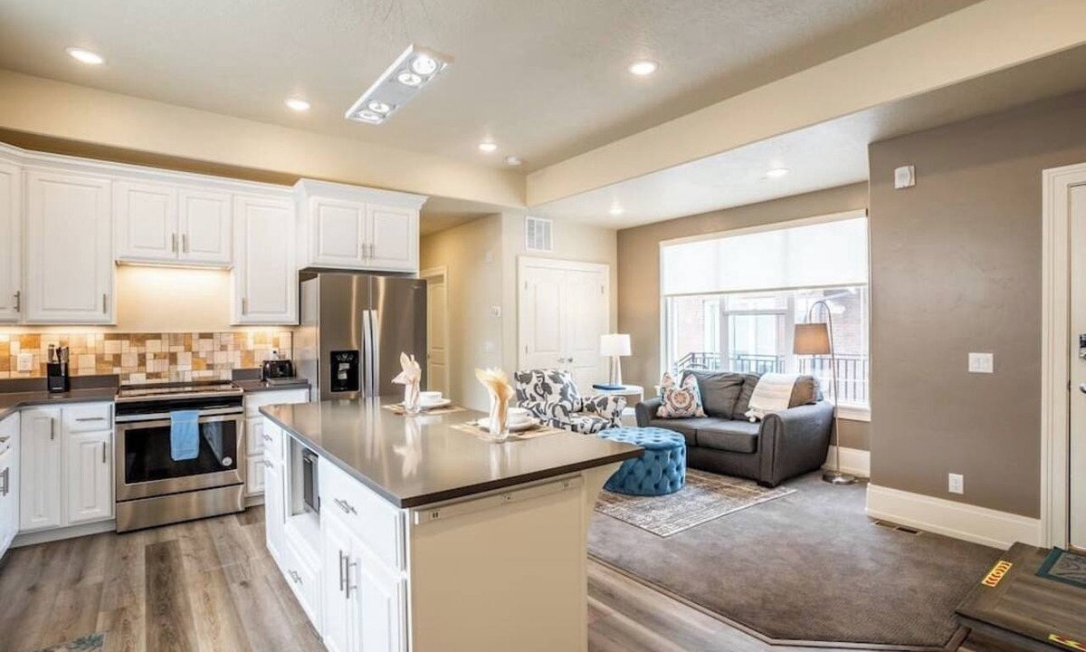 Central Business District Apartment | Close to Everything in Downtown Provo