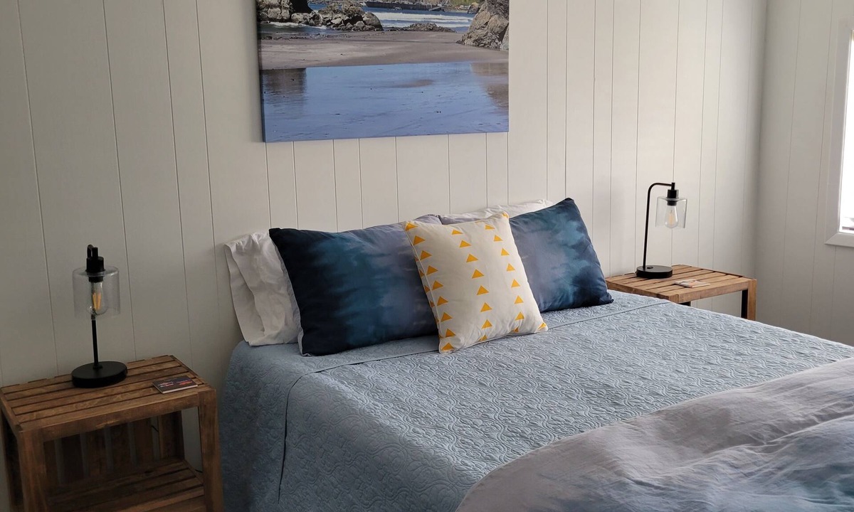 Port Orford Apartment | Close to local beaches, beachcombers welcome!