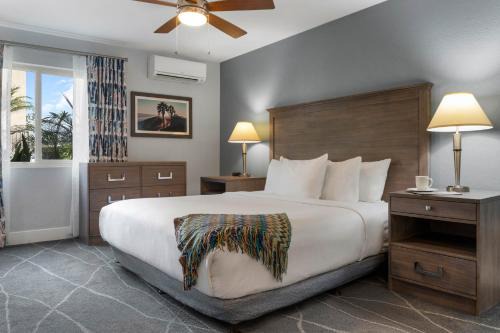 Anaheim Resort Resort | Club Wyndham Dolphin's Cove
