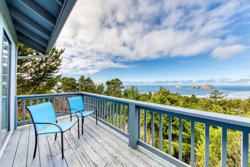 Oceanside House | Coastal Comfort