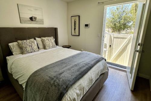 Valley Glen Apartment | Coldwater Canyon ADU