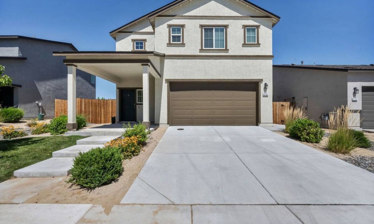 Reno House | Comfort & Convenience in a Quiet Reno Neighborhood