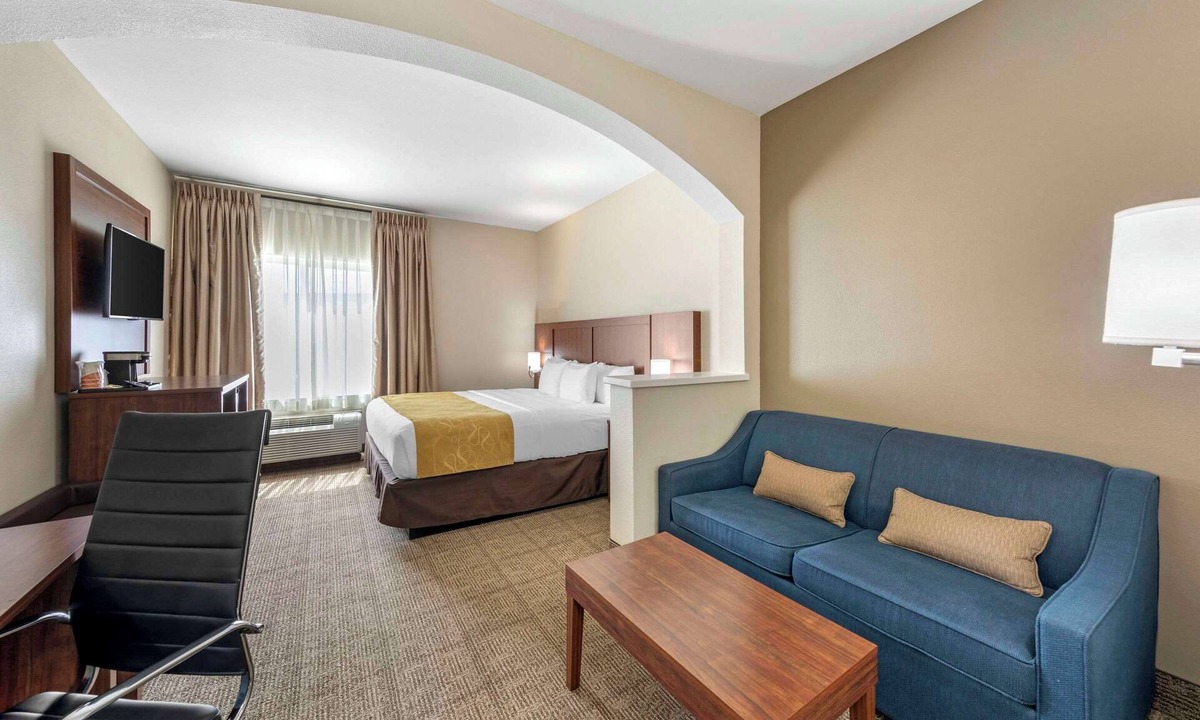 Tulare Hotel | Comfort Suites Tulare Sequoia Gateway