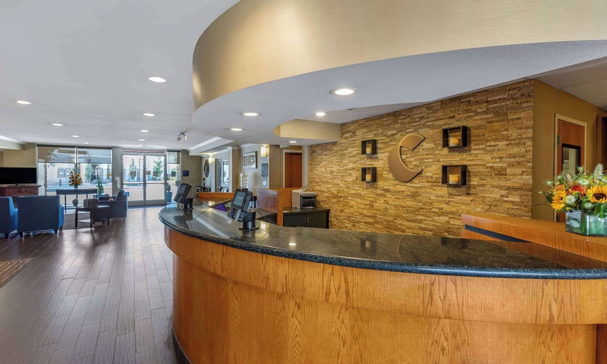 Visalia Hotel | Comfort Suites Visalia Convention Center