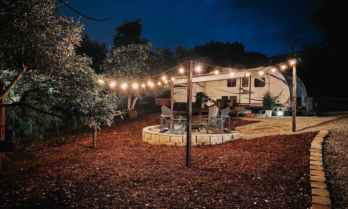 Fallbrook RV Rental | Comfy+Cozy Camper